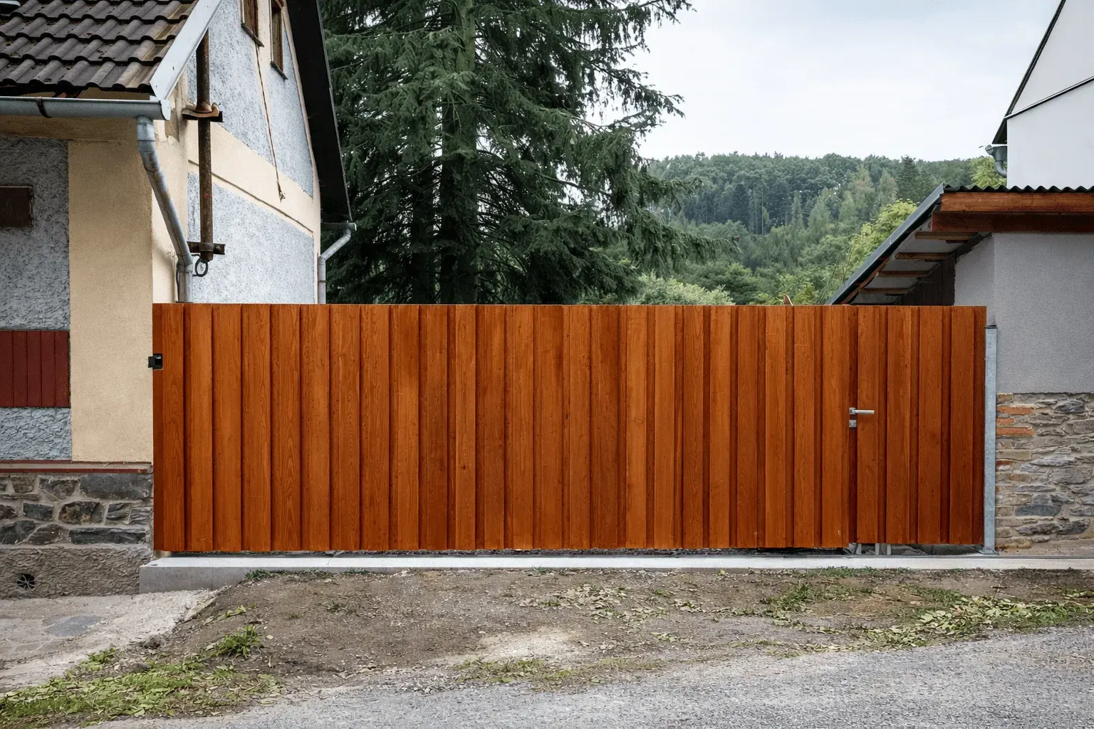 Posuvná brána a branka